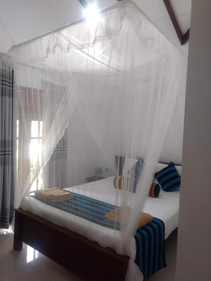 Habarana New Star Homestay Room photo